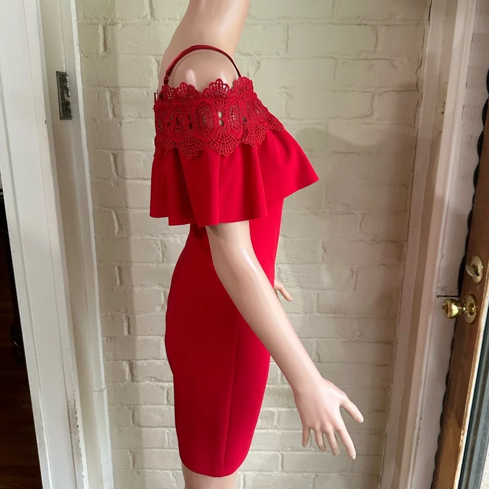 BCX size 3 NWT fiery red bodycon lace dress